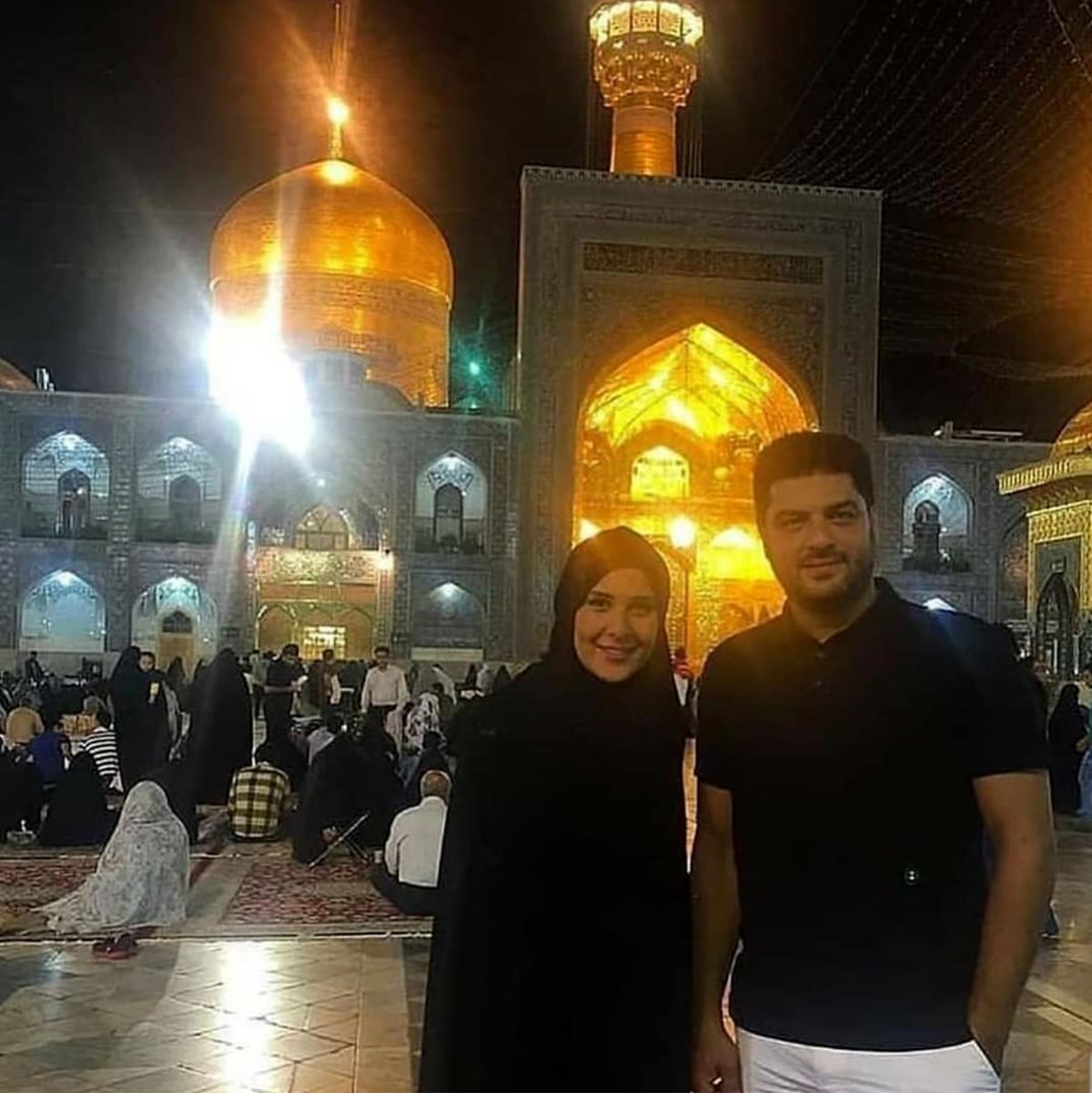 سام درخشانی و همسرش در حرم امام رضا(ع)+عکس