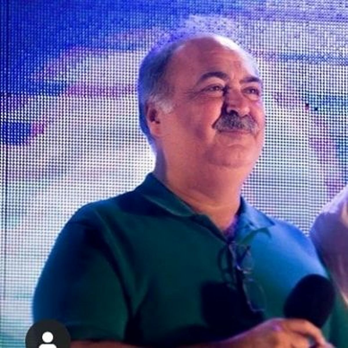 چهره خندان بازیگر سریال های مهران مدیری + عکس