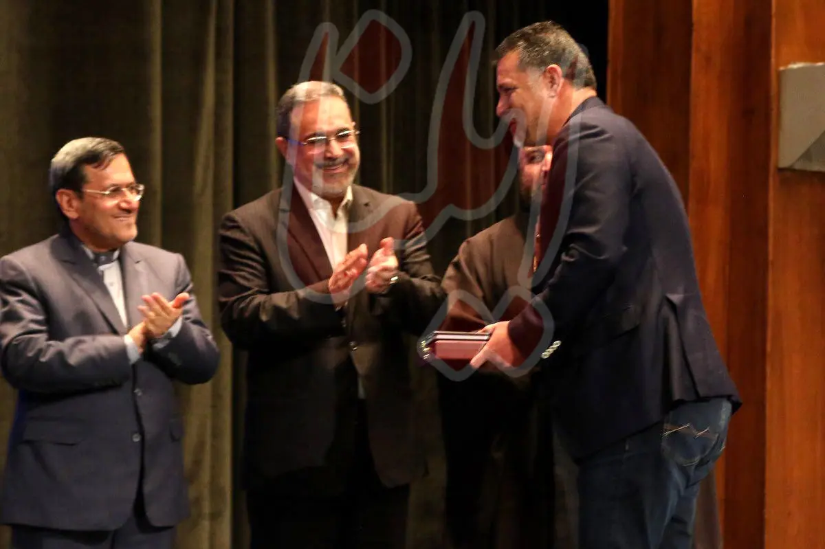 علی دایی در کنار چهره‌های مطرح سیاست و هنر (تصاویر)