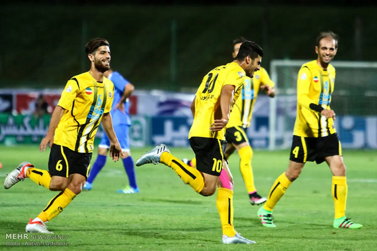 خریدهایی که زیر پای ویسی را خالی میکنند