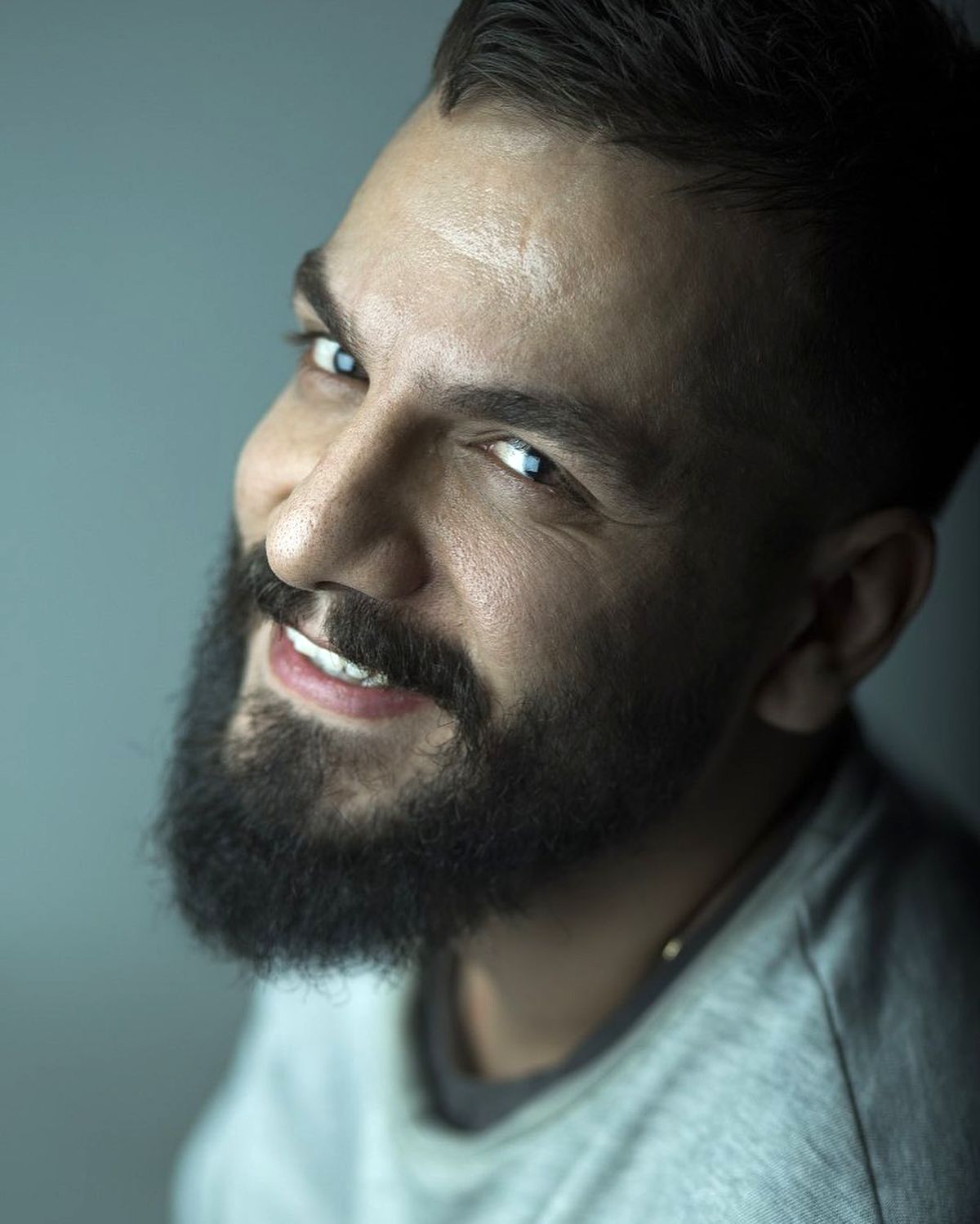 عکس با ژست متفاوت عباس غزالی