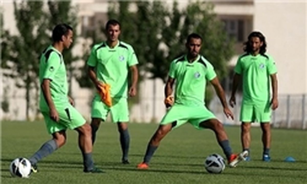روز شلوغ کمپ استقلال