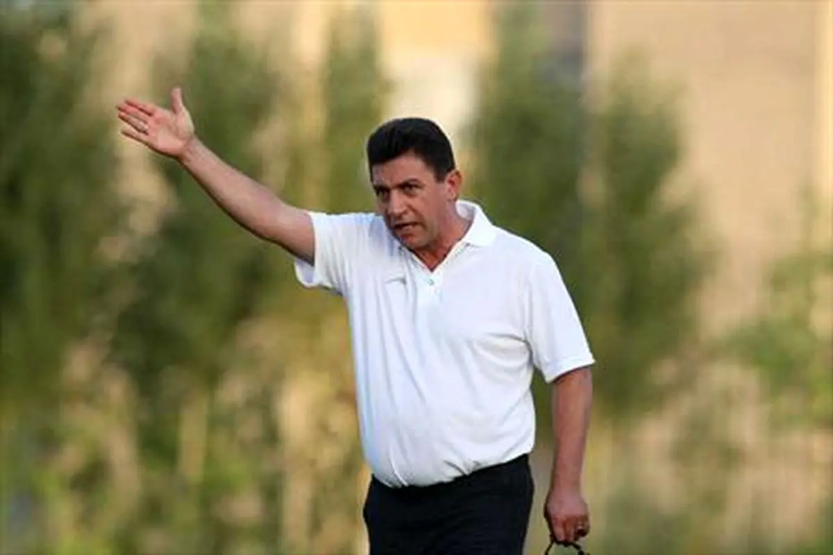 فریاد قلعه نویی سر مهاجم استقلال: فقط بلدی حرف بزنی!