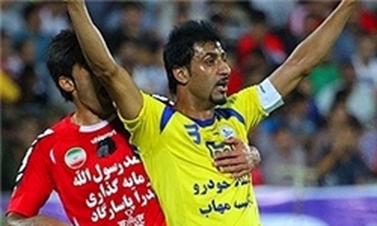 هادی شکوری طلب ۲۲۰ میلیونی خودرابه مردم زلزله‌زده بخشید