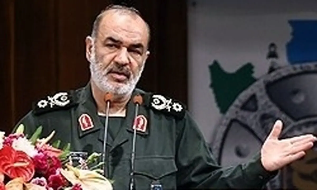 نمیتوان در کنار لبخند دشمن زندگی کرد و مستقل بود