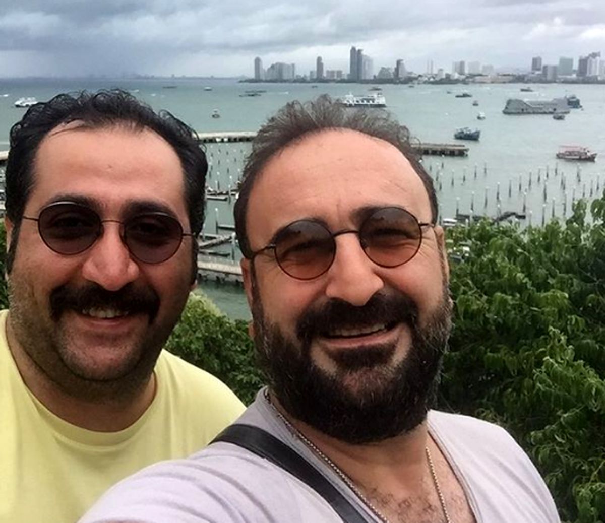 مهران احمدی و رفیق جدیدش در خارج+عکس