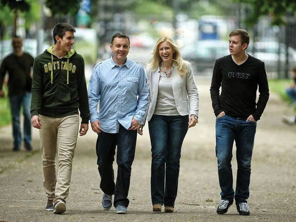 همسر سرمربی والیبال در ایران چه می کند؟