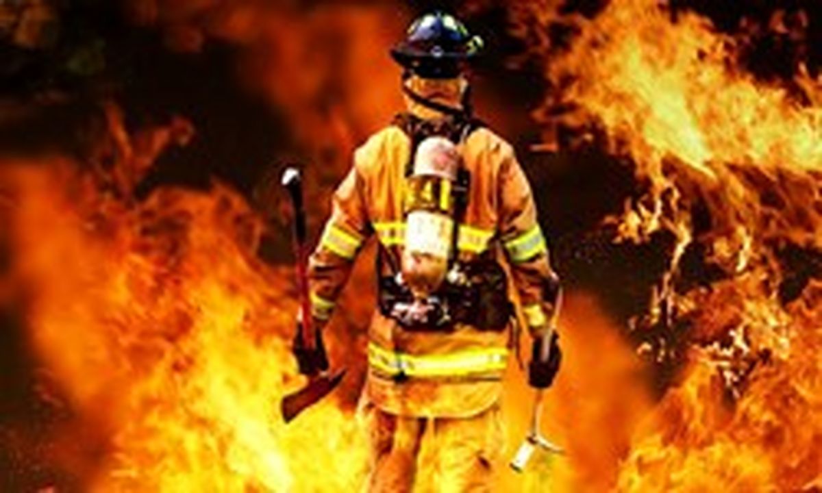 آتش‌سوزی در یک ساختمان مسکونی